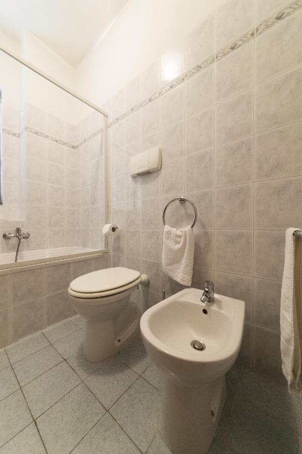2-Bedroom Lakeview Apartment At The Lake Acquaseria Екстериор снимка